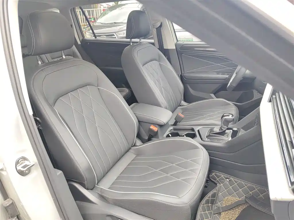 Tiguan L 2024 Outstanding Model 300TSI Automatic Two-wheel Drive Dragon Edition купить на сайте DeffCars