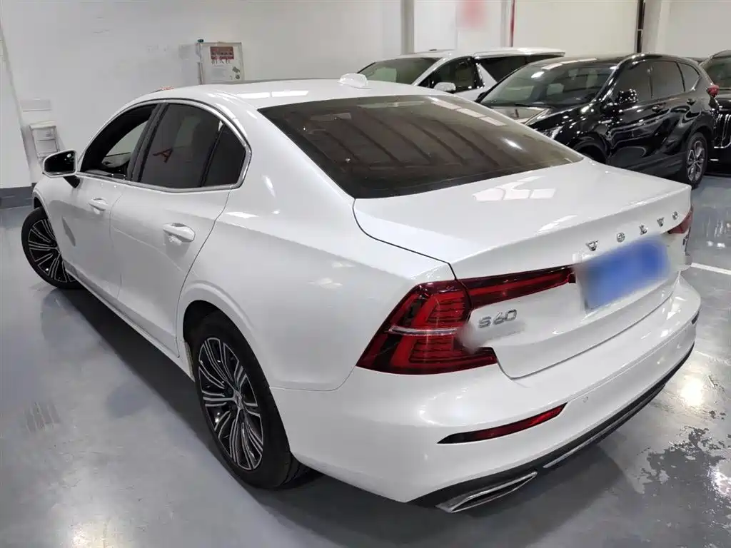 Volvo S60 2022 B4 Zhiyuan Luxury Edition купить на сайте DeffCars