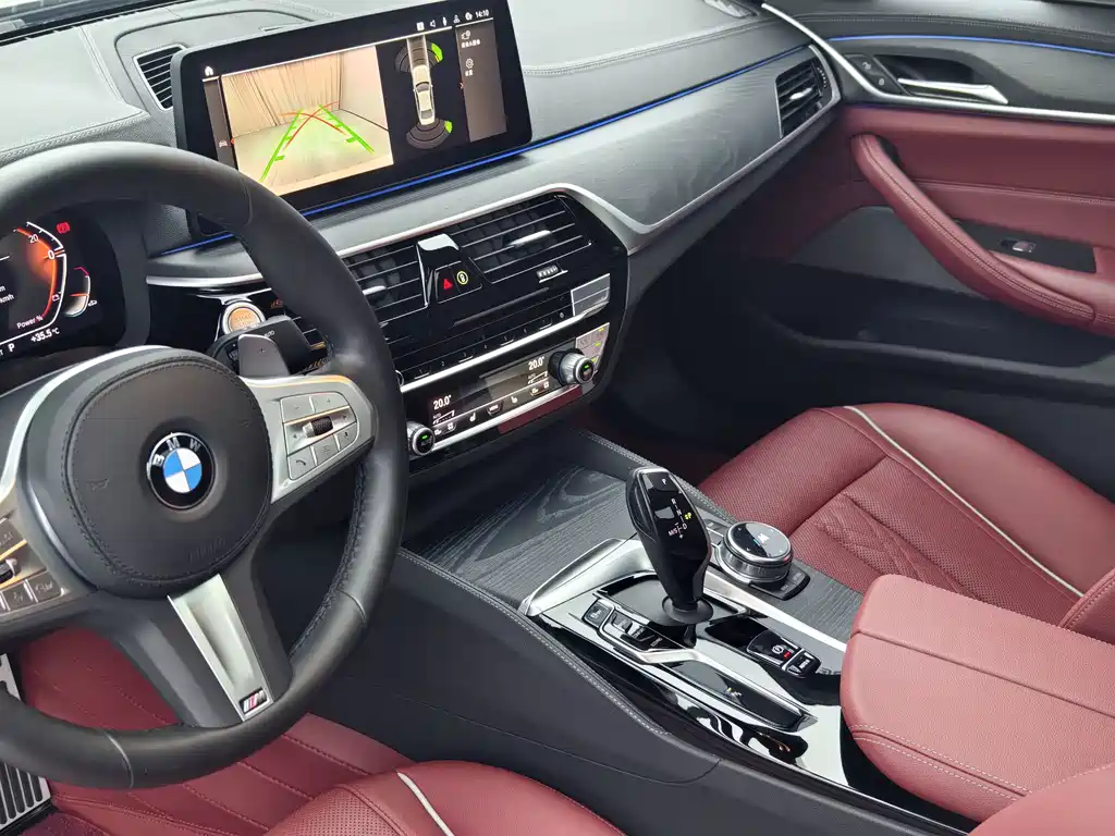 BMW 5 Series 2023 530Li Leading M Sports Package купить на сайте DeffCars
