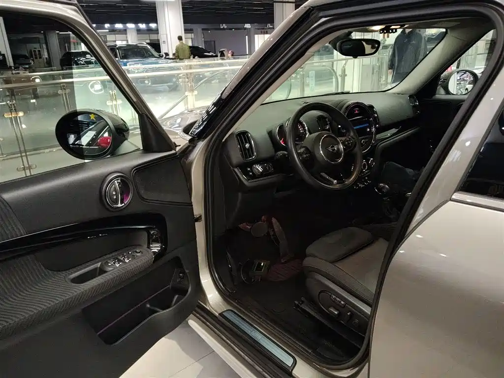 MINI COUNTRYMAN 2018 1.5T COOPER ALL4 Classic купить на сайте DeffCars