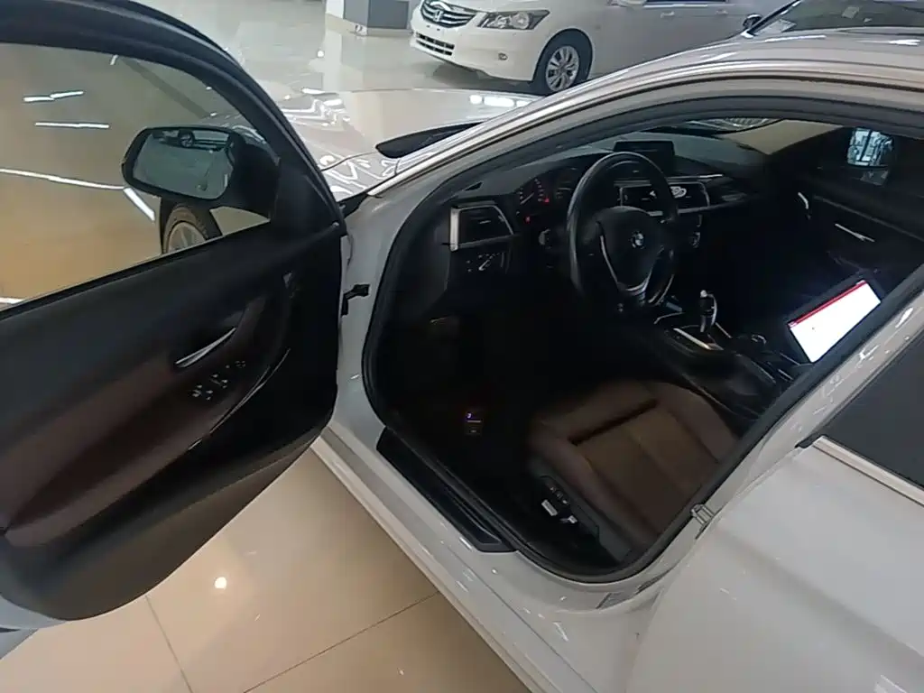 BMW 3 Series 2018 320Li Fashion Model купить на сайте DeffCars