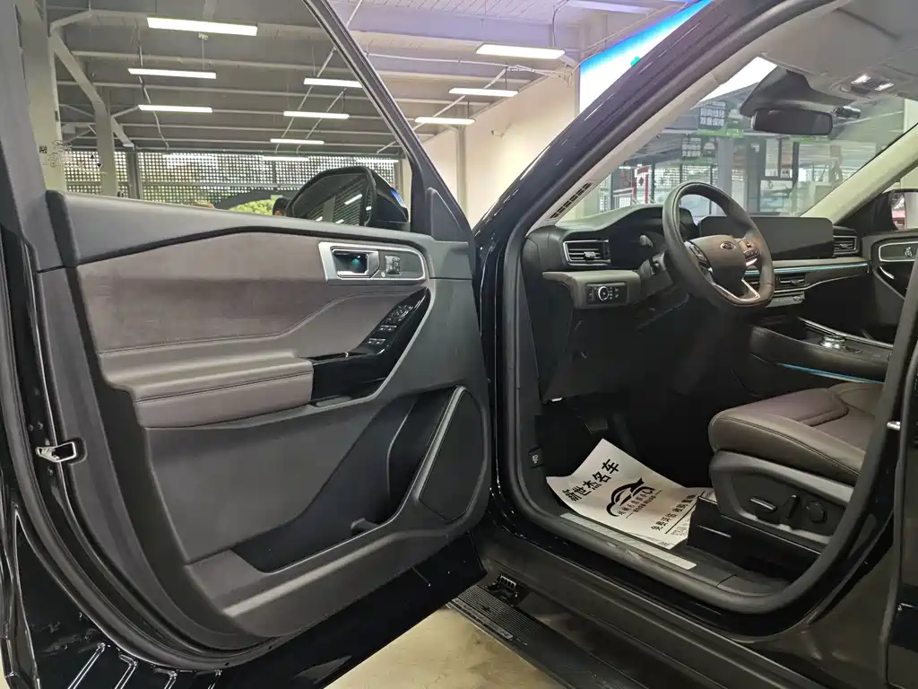 Explorer 2024 2.3T EcoBoost four-wheel drive titanium version 6 seats купить на сайте DeffCars