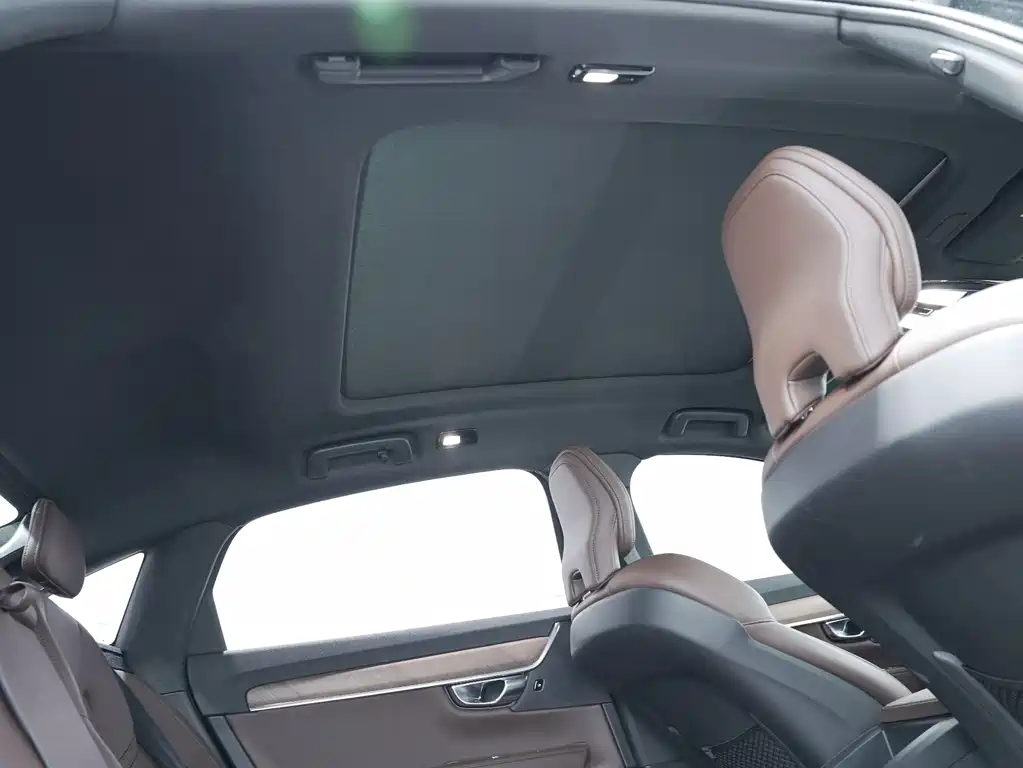 Volvo S90 2022 B5 Zhiyi Luxury Edition купить на сайте DeffCars