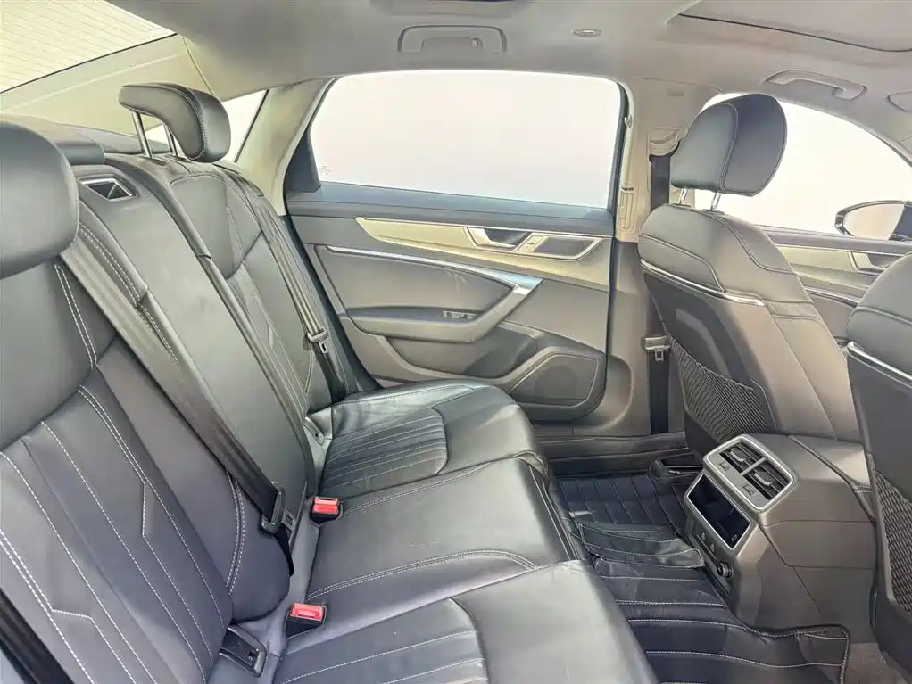 Audi A6L 2023 45 TFSI Premium Elegant Model купить на сайте DeffCars
