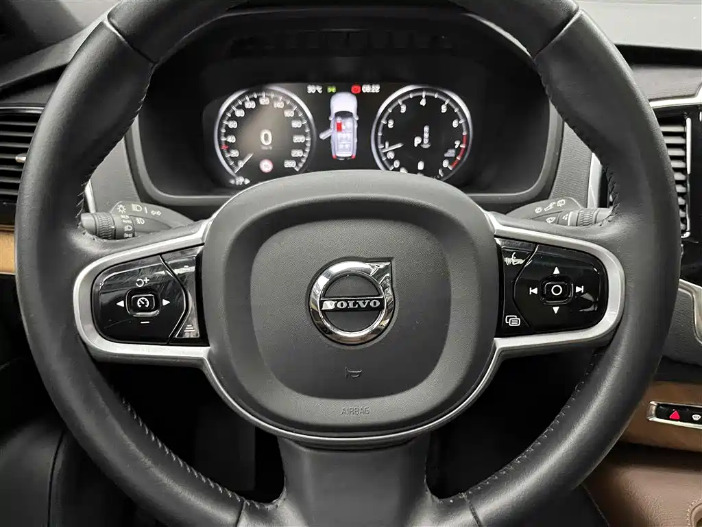 Volvo XC90 2022 B6 Zhiyi Luxury Edition 7 seats купить на сайте DeffCars
