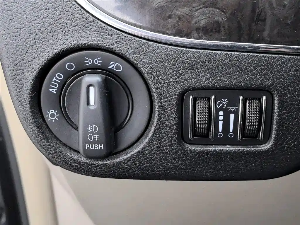 Dajielong imported 2014 3.6L comfort version купить на сайте DeffCars