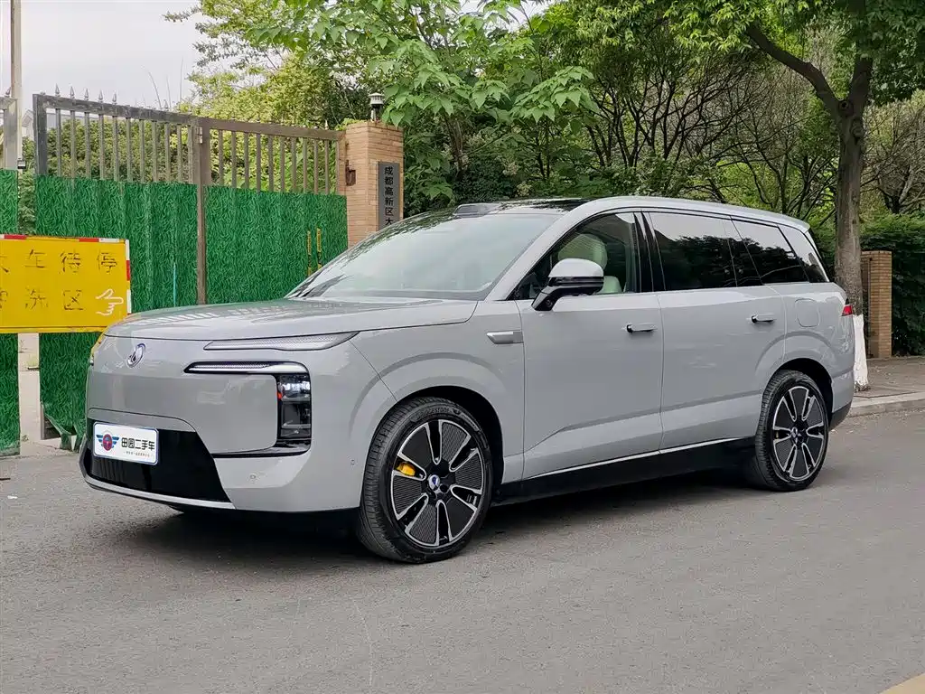 Denza N8L 2025 flagship model купить на сайте DeffCars
