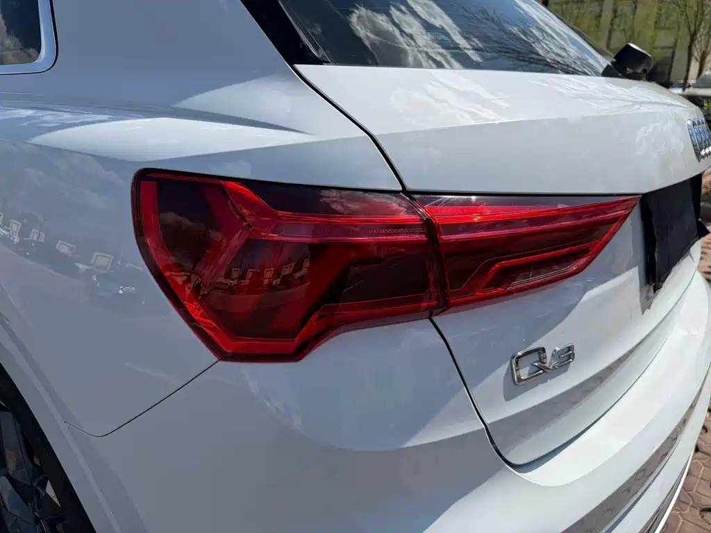 Audi Q3 2022 35 TFSI Fashionable and Dynamic купить на сайте DeffCars