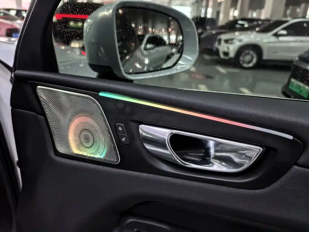 Volvo XC60 2020 T5 four-wheel drive Zhiyi Luxury Edition купить на сайте DeffCars