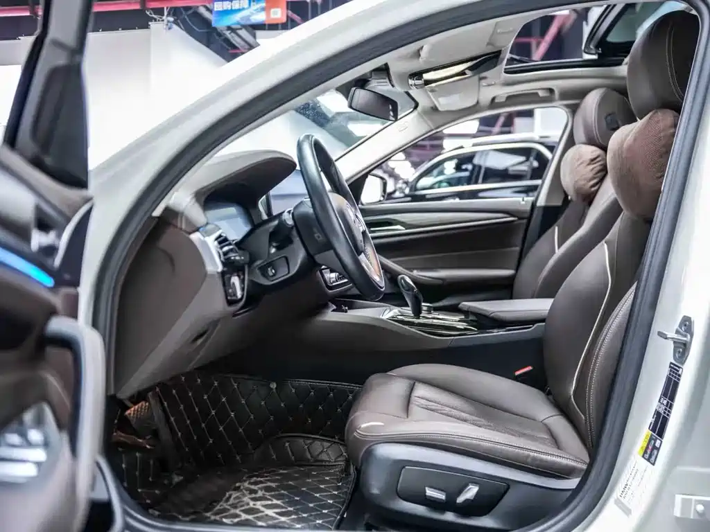 BMW 5 Series New Energy 2022 Model 535Le Luxury Package купить на сайте DeffCars