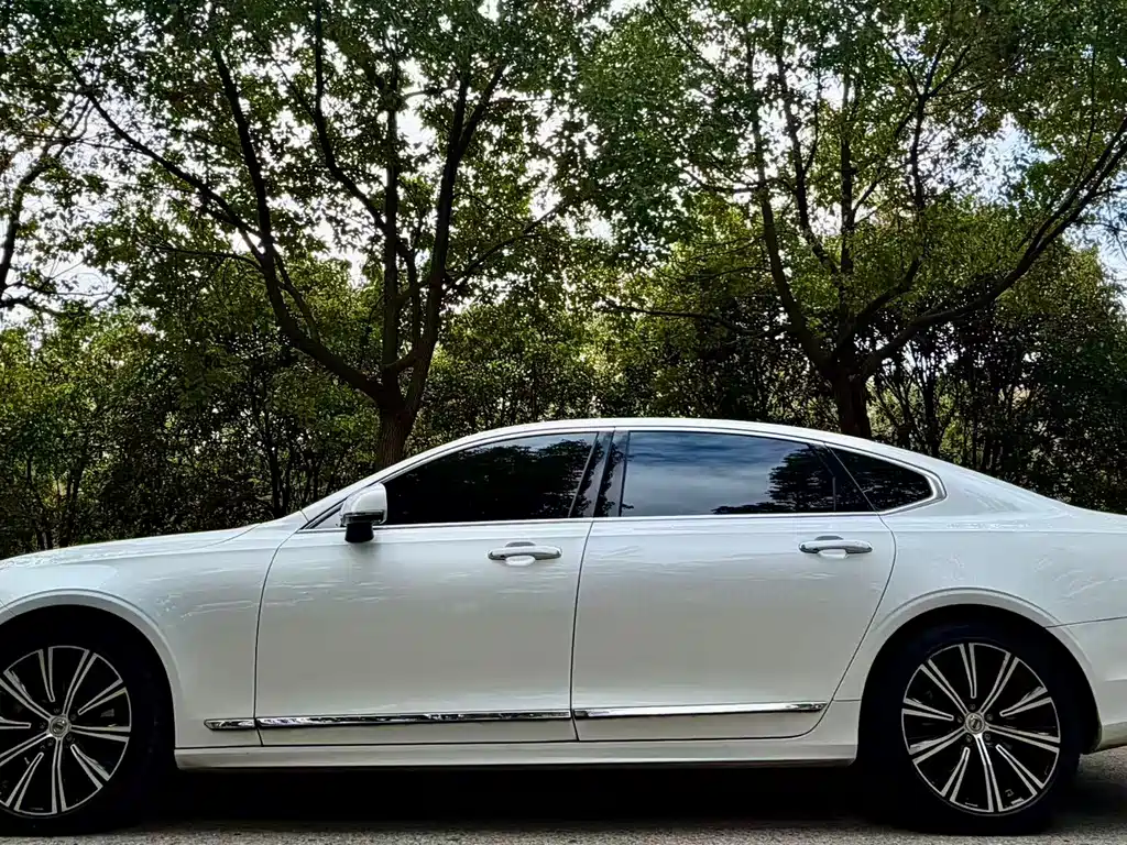 Volvo S90 2022 B5 Zhiyuan Luxury Edition купить на сайте DeffCars