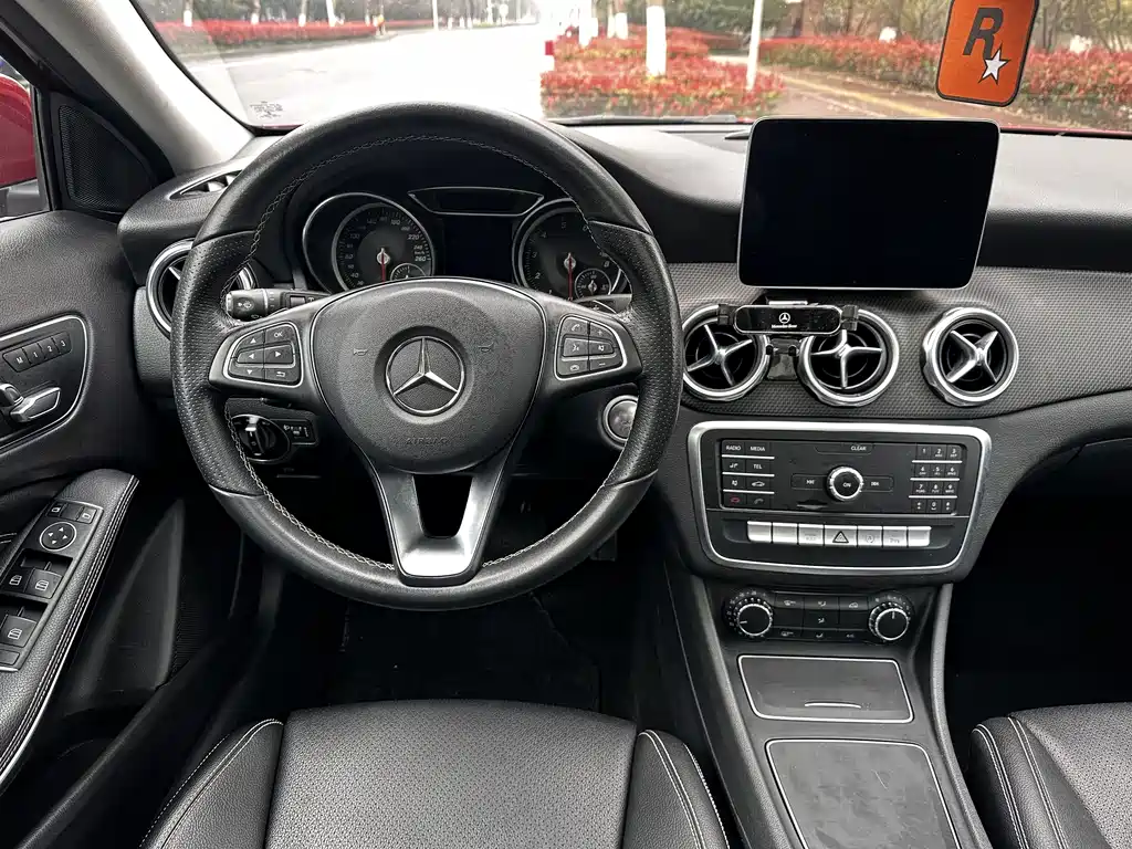 Mercedes-Benz GLA 2018 GLA 200 Dynamic купить на сайте DeffCars