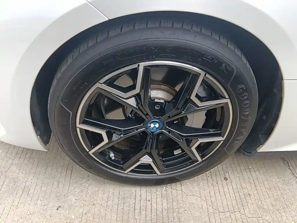BMW i3 2023 eDrive 40L Night Package купить на сайте DeffCars