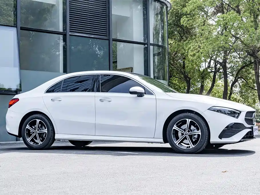 Mercedes-Benz A-Class 2025 A 200 L Fashion Model купить на сайте DeffCars