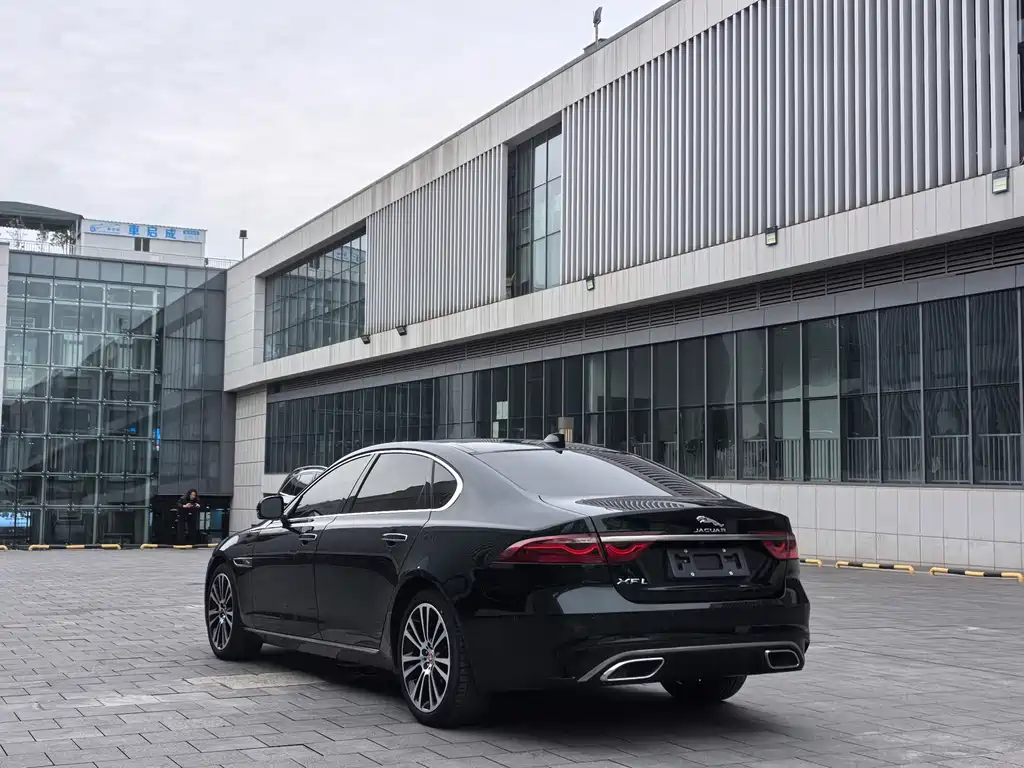 Jaguar XFL 2021 XFL 2.0T P250 two-wheel drive exclusive luxury version купить на сайте DeffCars