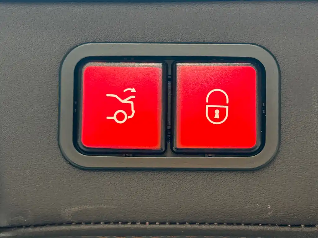 Vito 2023 2.0T Business Edition 7 seats купить на сайте DeffCars