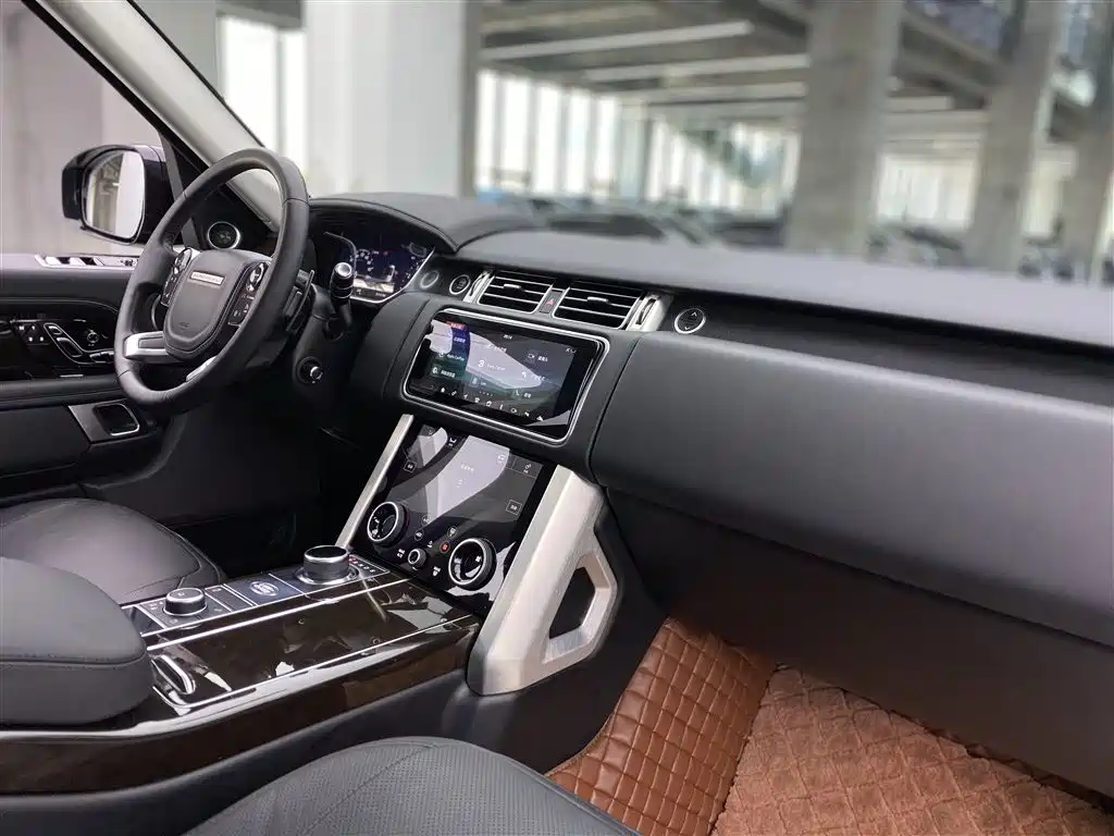 Range Rover 2022 3.0 L6 400PS Legendary Extended Classic Edition купить на сайте DeffCars