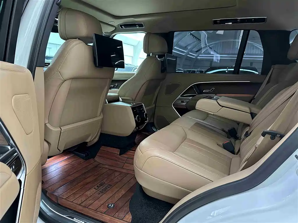 Range Rover 2023 3.0 L6 400PS Extended Edition купить на сайте DeffCars