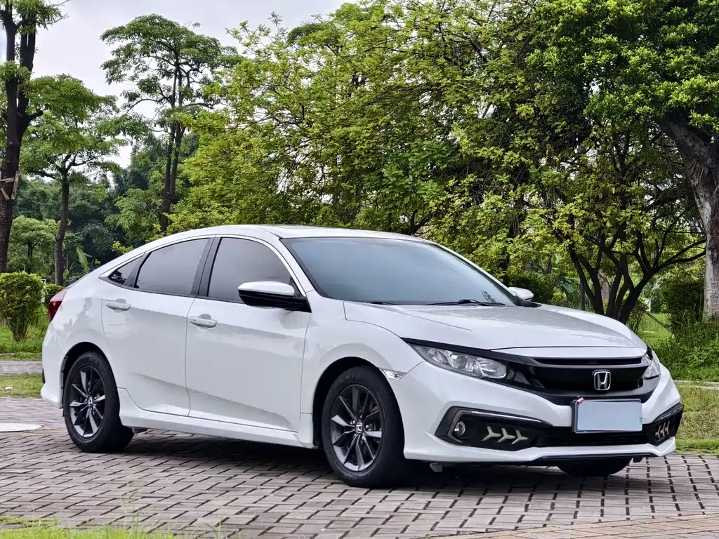 Civic 2019 220TURBO CVT Dynamic Edition National VI купить на сайте DeffCars