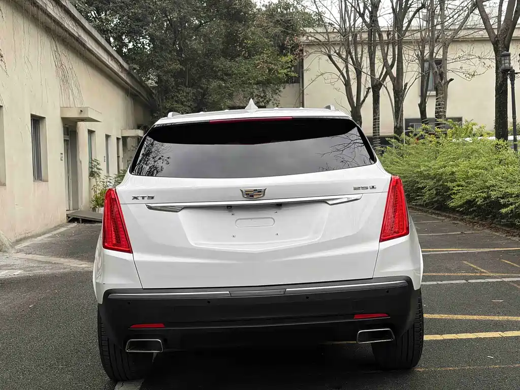 Cadillac XT5 2018 25T luxury model купить на сайте DeffCars