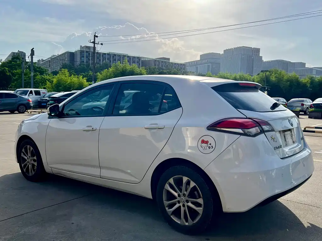 MG5 2012 1.5L automatic luxury version купить на сайте DeffCars