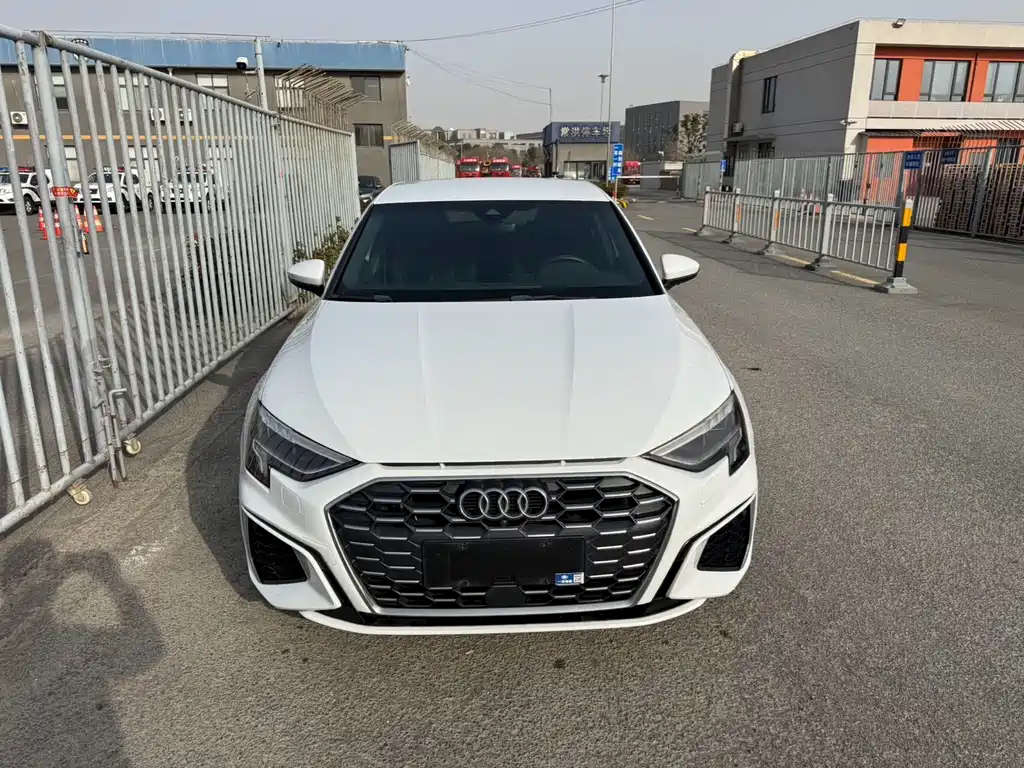 Audi A3 2022 Sportback 35 TFSI Enterprising and Elegant Model купить на сайте DeffCars