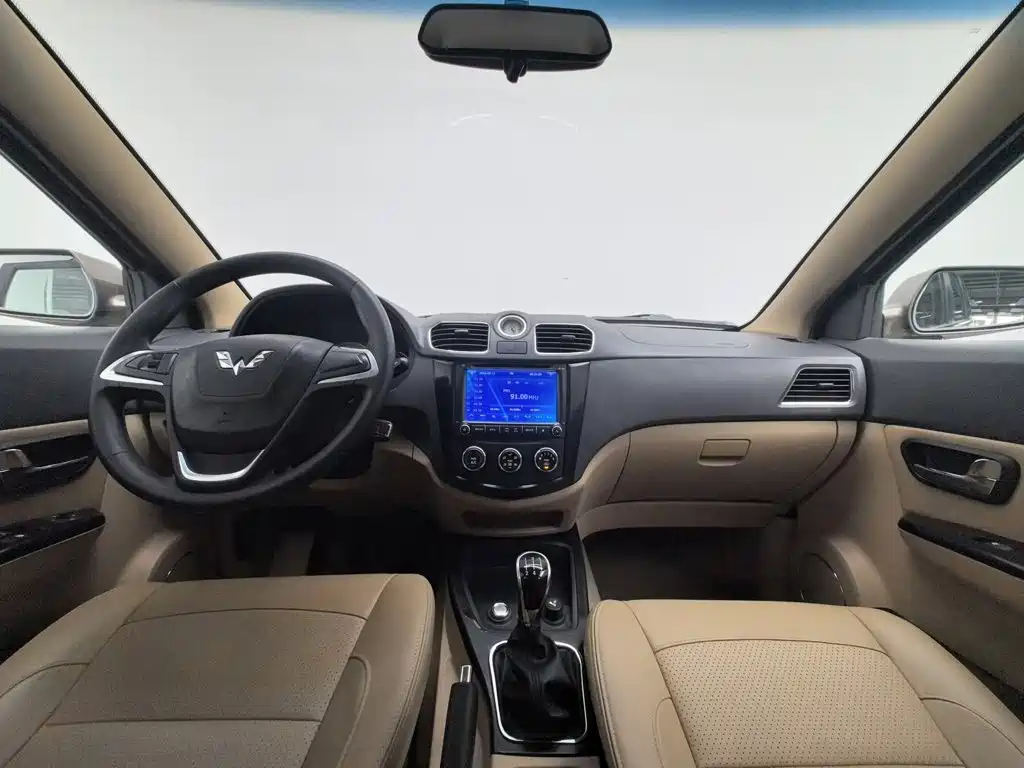 Wuling Hongguang 2014 1.5L S luxury model купить на сайте DeffCars