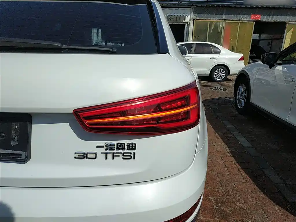 Audi Q3 2018 30th Anniversary Model 30 TFSI Fashion Model купить на сайте DeffCars