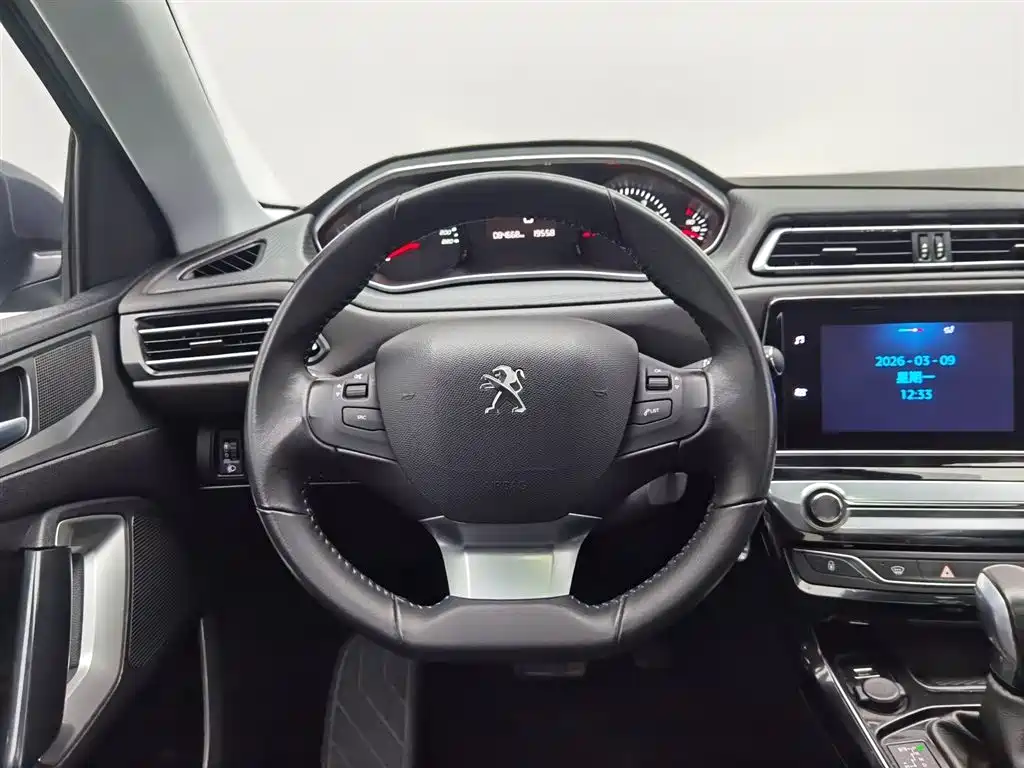 Peugeot 308 2018 1.6L automatic luxury version купить на сайте DeffCars