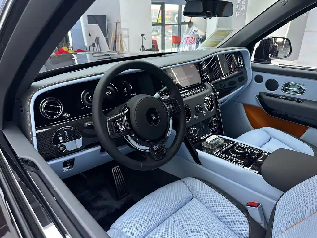 Cullinan 2024 Black Badge купить на сайте DeffCars