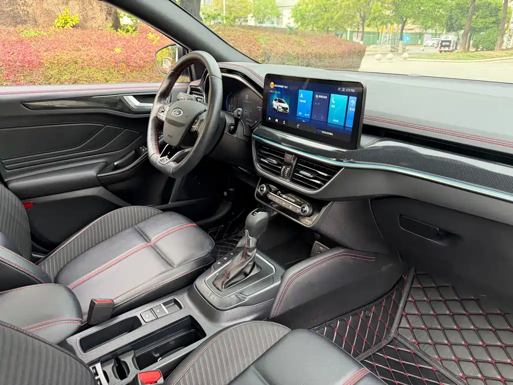 Focus 2022 Hatchback EcoBoost 180 Automatic ST Line купить на сайте DeffCars
