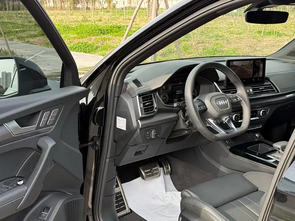 Audi Q5L 2024 45 TFSI luxury and dynamic model купить на сайте DeffCars