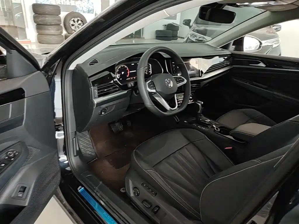 Passat 2025 Outstanding Model 380TSI Dragon Edition купить на сайте DeffCars