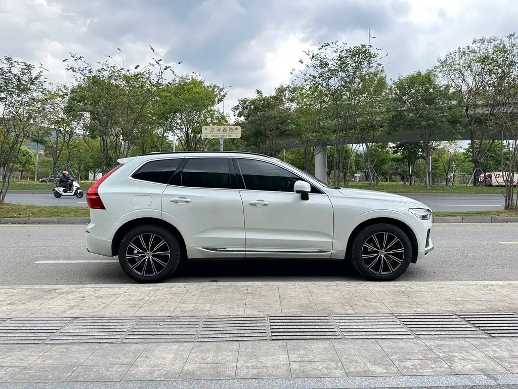 Volvo XC60 2020 T5 four-wheel drive Zhiyuan Deluxe Edition купить на сайте DeffCars