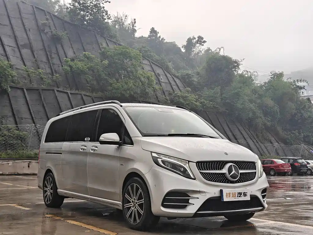 Mercedes-Benz V-Class 2022 V 260 L Long Wheelbase Luxury Edition купить на сайте DeffCars
