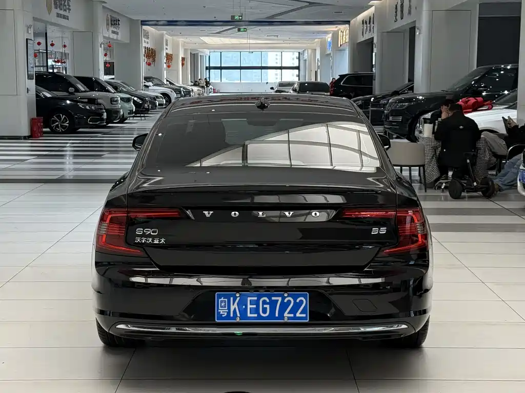 Volvo S90 2021 B5 Zhiyi Luxury Edition купить на сайте DeffCars