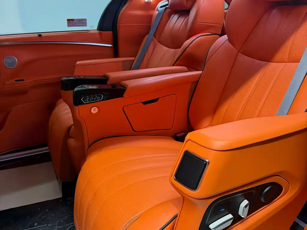 SIENNA 2024 2.5L Hybrid Deluxe Edition купить на сайте DeffCars