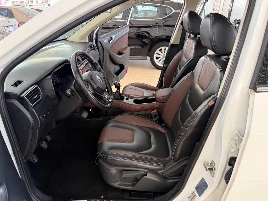 Fengguang 580 2017 1.5T manual luxury model купить на сайте DeffCars