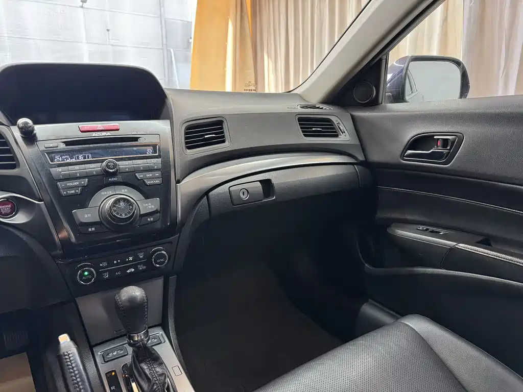 Acura ILX 2013 1.5L Hybrid купить на сайте DeffCars