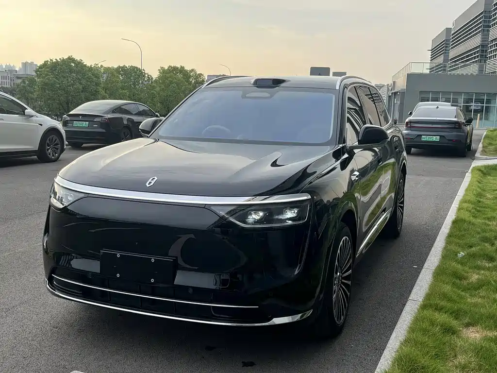 Wenjie M8 2025 extended range Max+ version 53.4kWh 6-seater version купить на сайте DeffCars