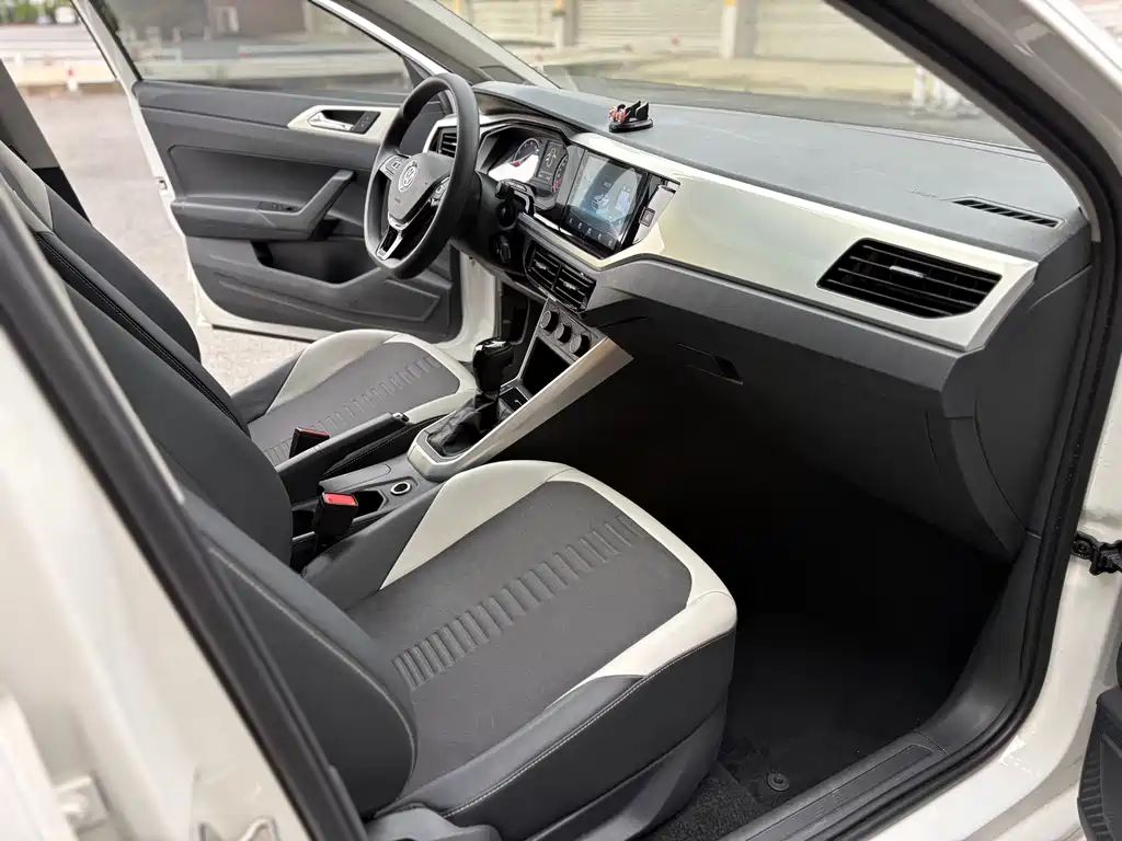 Polo 2019 Plus 1.5L Automatic Colorful Technology Edition купить на сайте DeffCars