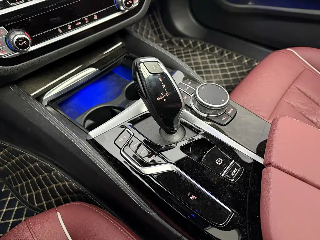 BMW 5 Series 2022 facelift 525Li M Sports Package купить на сайте DeffCars