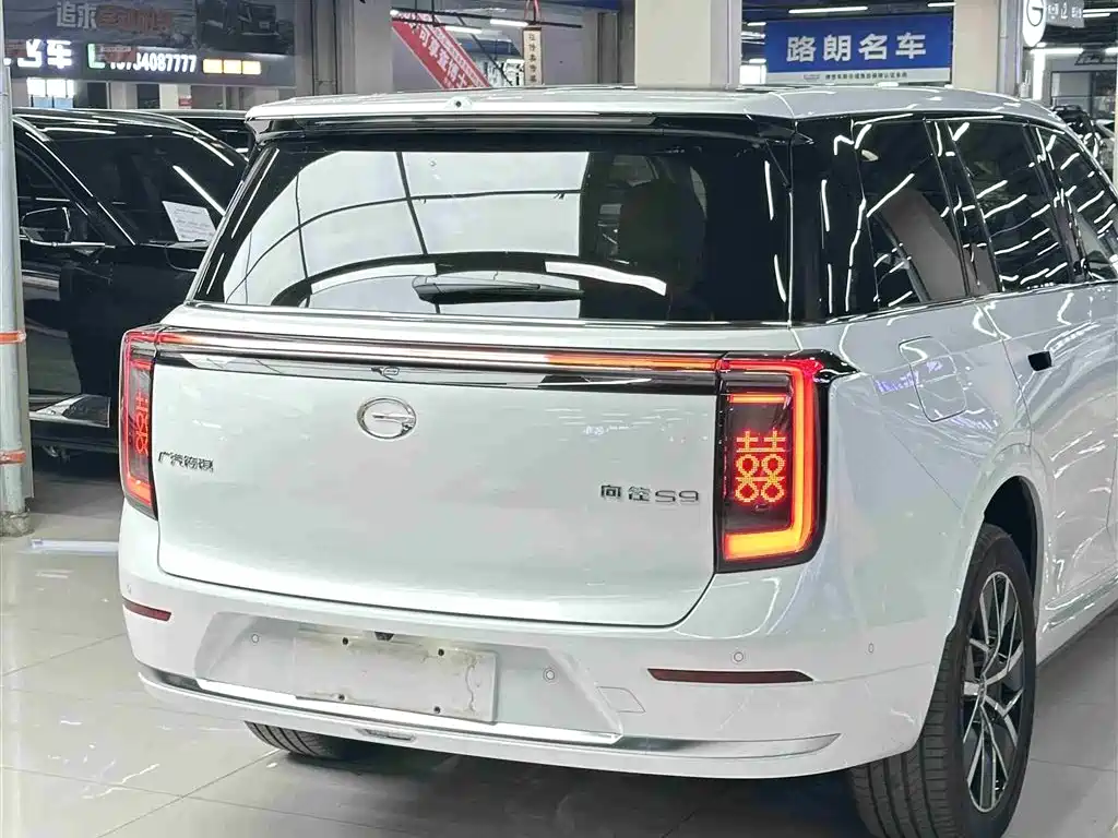 Trumpchi Yearning S9 2025 Qiankun UItra 6-seater купить на сайте DeffCars