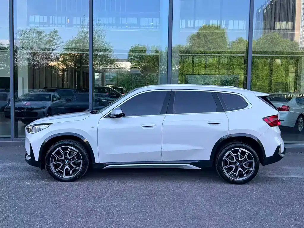 BMW X1 2023 sDrive25Li X Design Package купить на сайте DeffCars