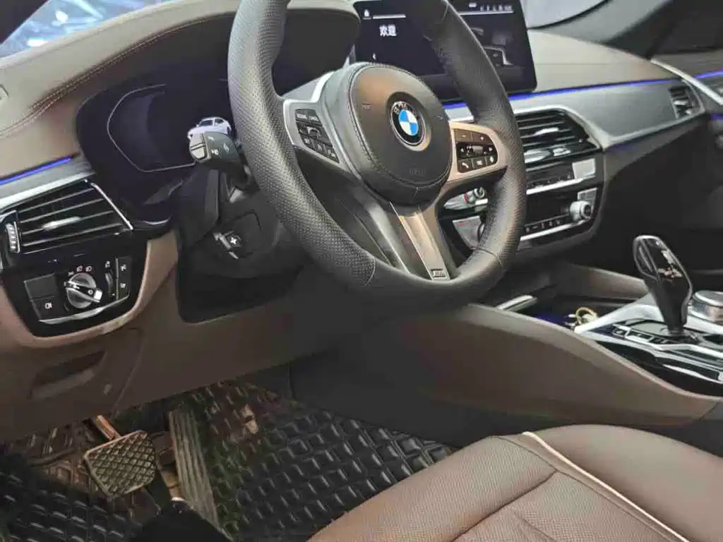 BMW 5 Series 2021 530Li Leading M Sports Package купить на сайте DeffCars