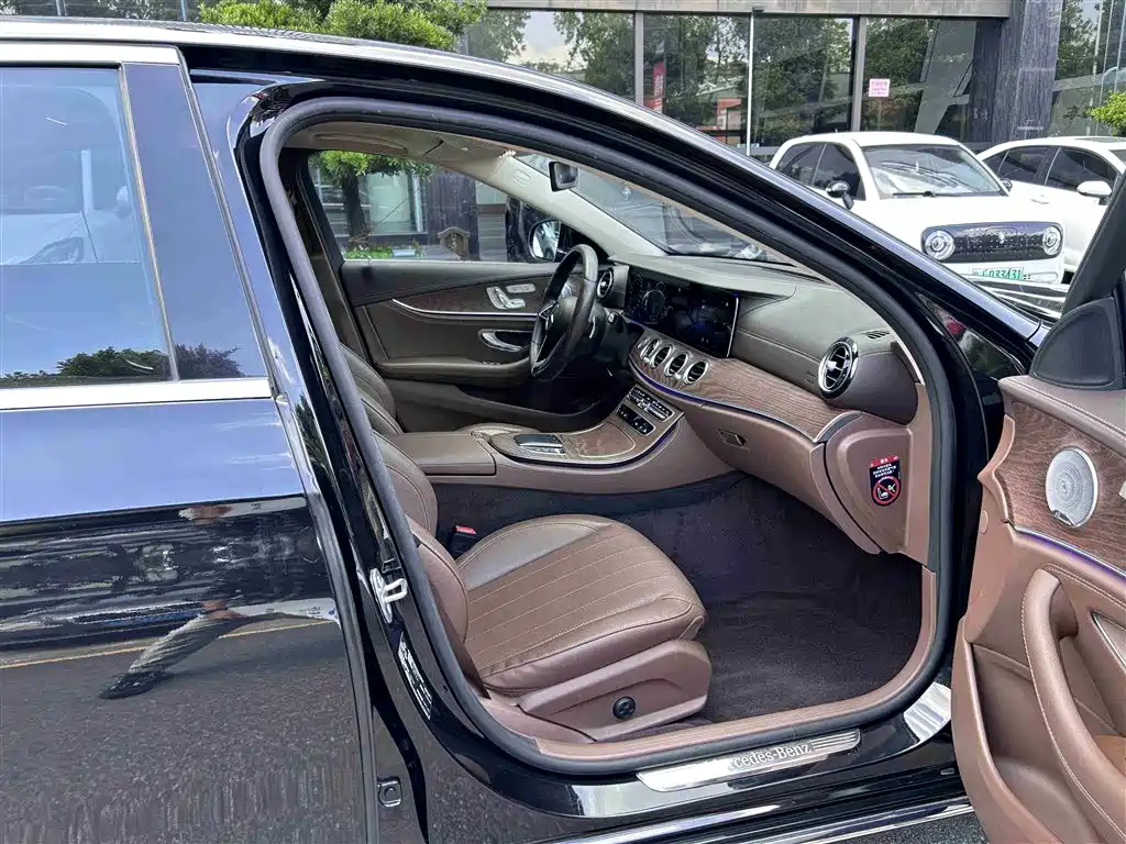 Mercedes-Benz E-Class 2021 E 300 L Luxury Model купить на сайте DeffCars