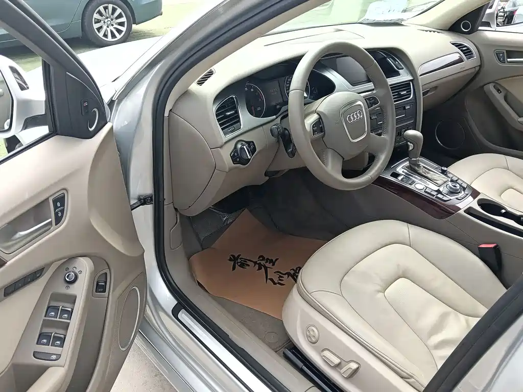 Audi A4L 2010 2.0 TFSI technology купить на сайте DeffCars