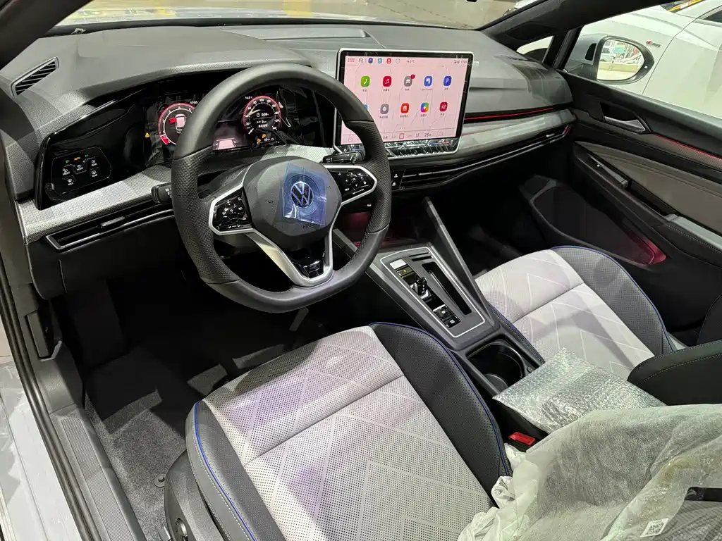 Golf 2025 300TSI R-Line купить на сайте DeffCars