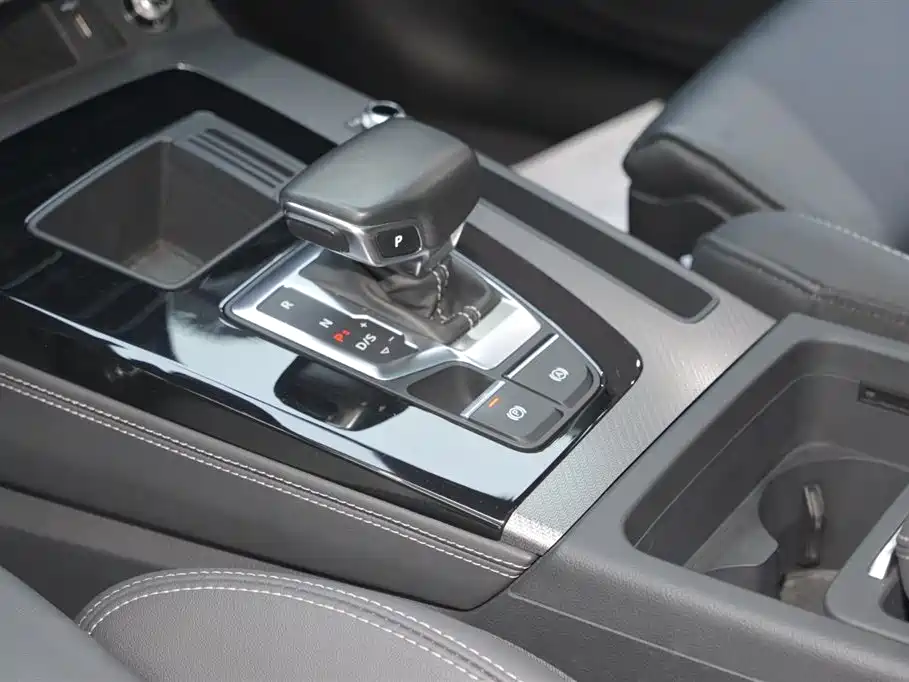 Audi Q5L 2022 facelift 40T luxury and dynamic model купить на сайте DeffCars