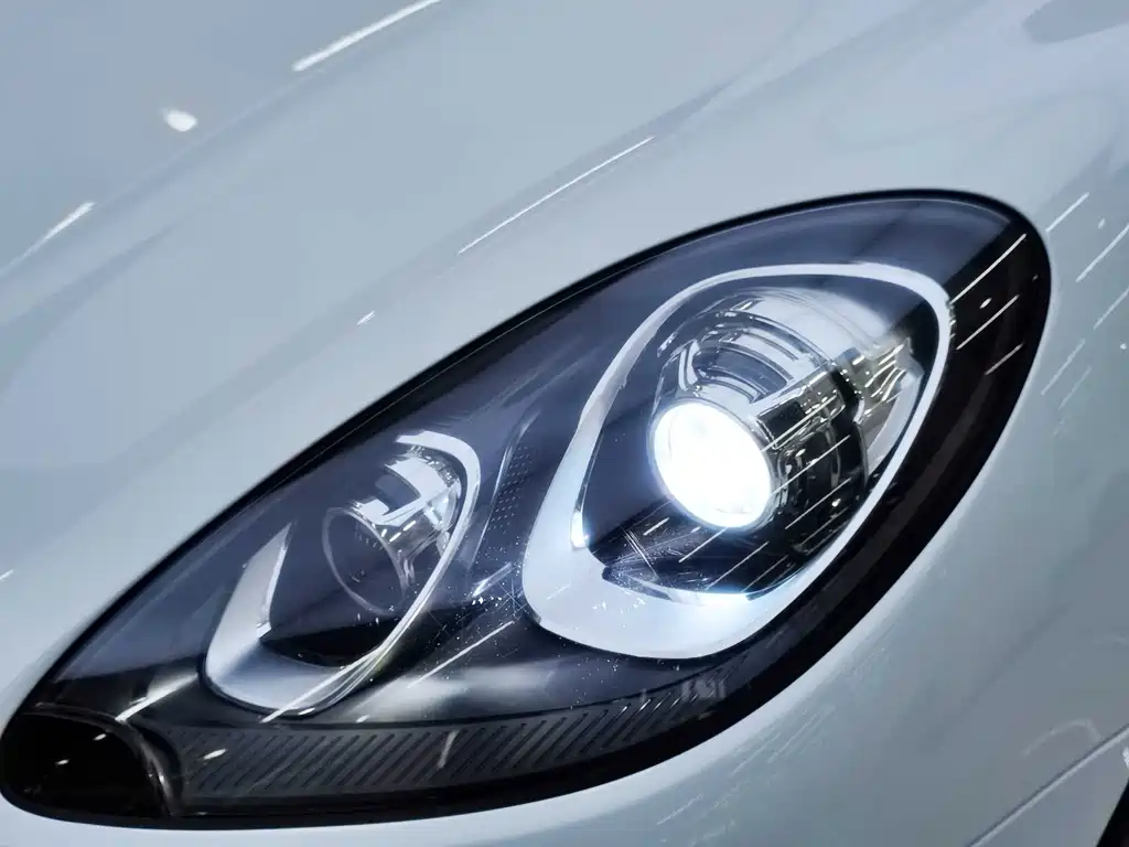 Macan 2017 Macan 2.0T купить на сайте DeffCars